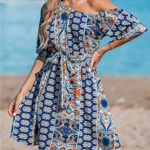 NEW. CUPSHE, Mini Dress